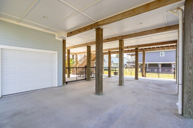 Building Photo - 16511 John Davis Rd