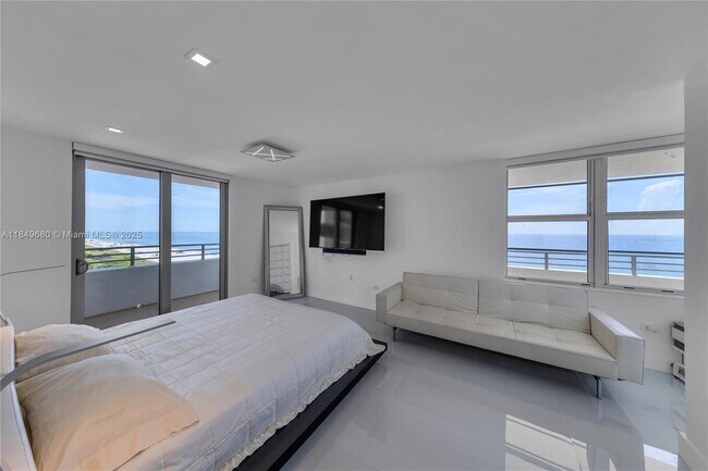 Building Photo - 5555 Collins Ave