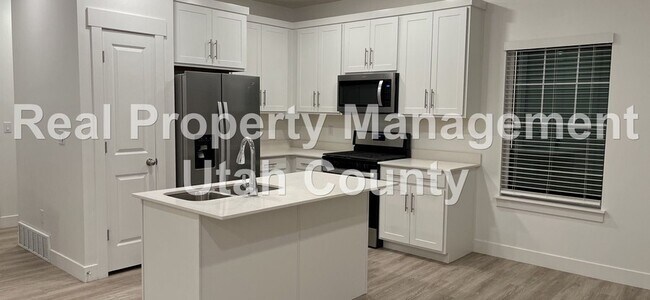 Building Photo - 891 N 1120 E