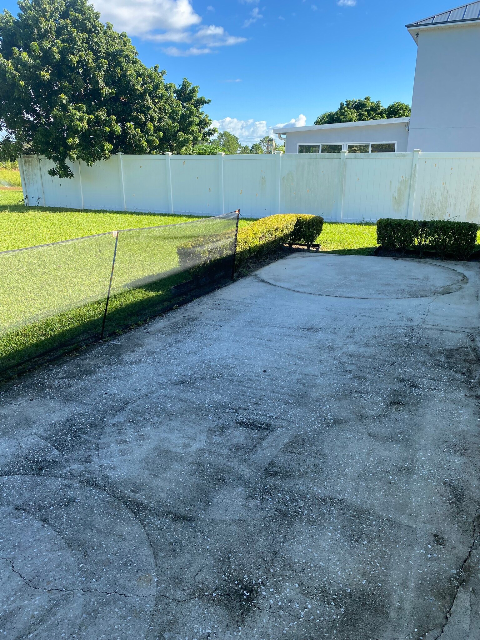 Building Photo - 4600 Tarrega St