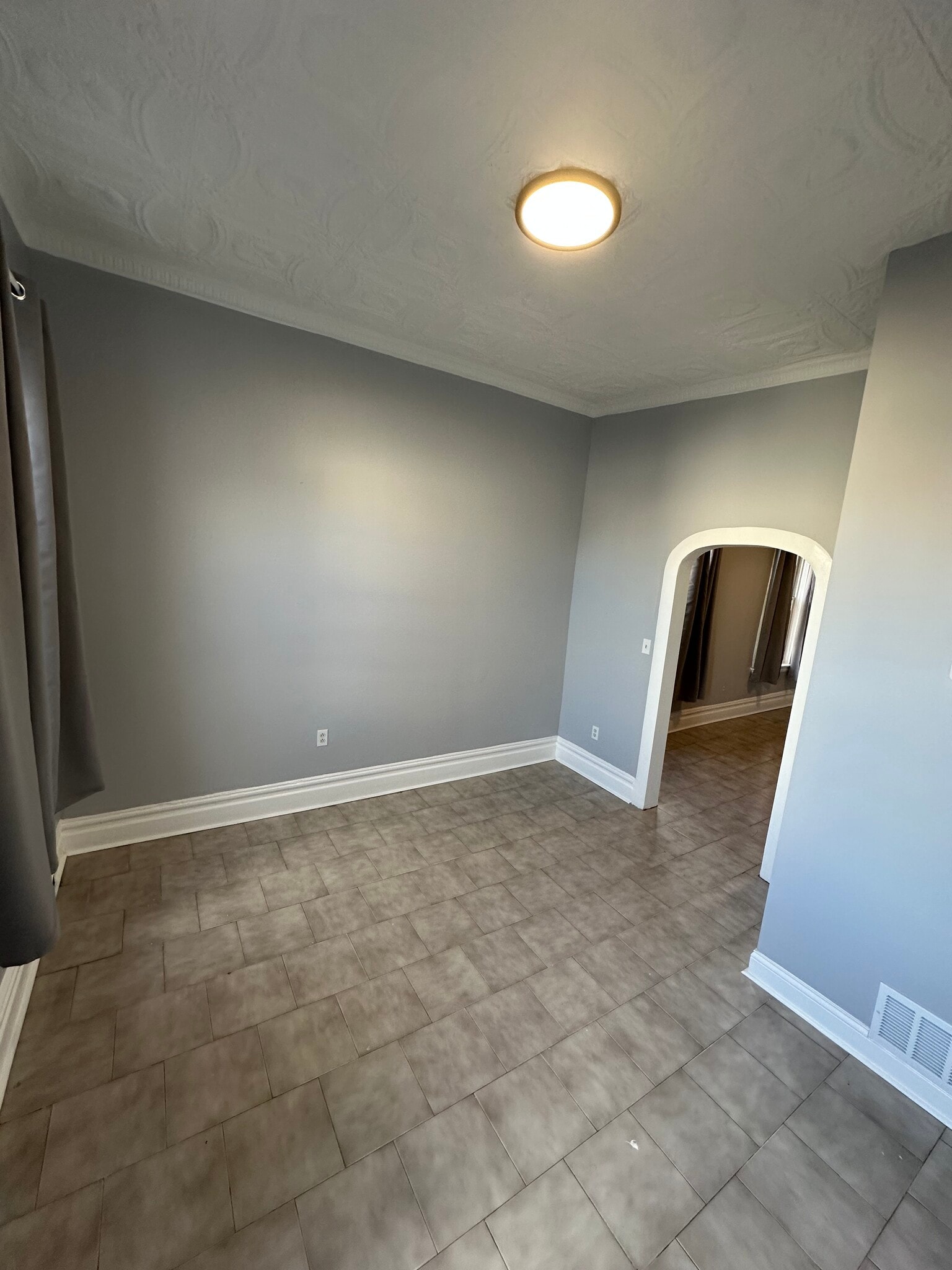 Building Photo - 2712 W 25th St