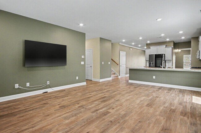 Building Photo - 2223 Blue Crane Cir