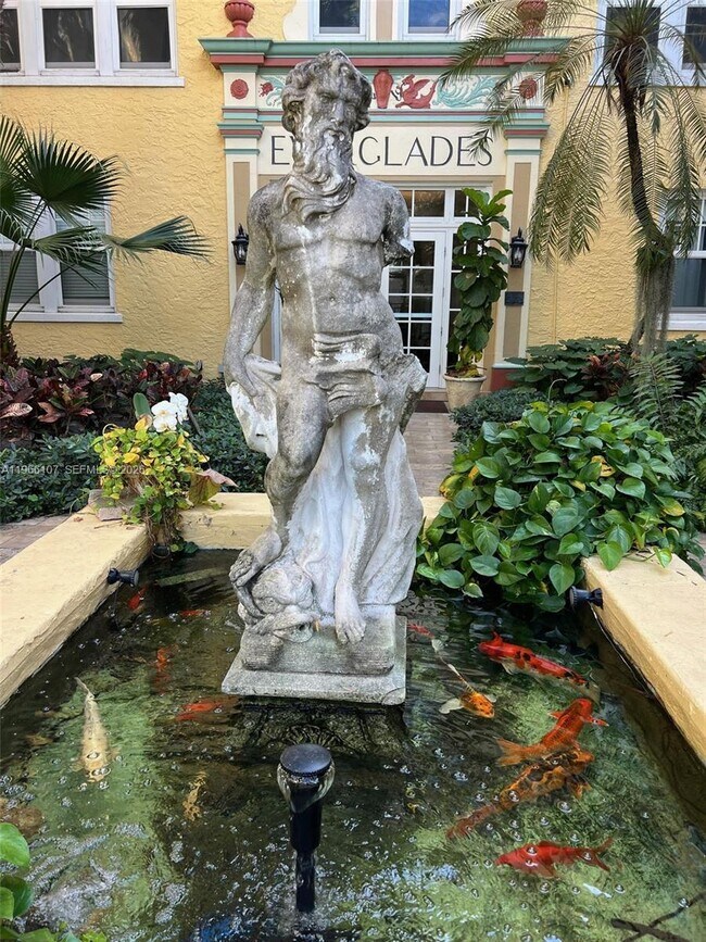 Building Photo - 536 14th St