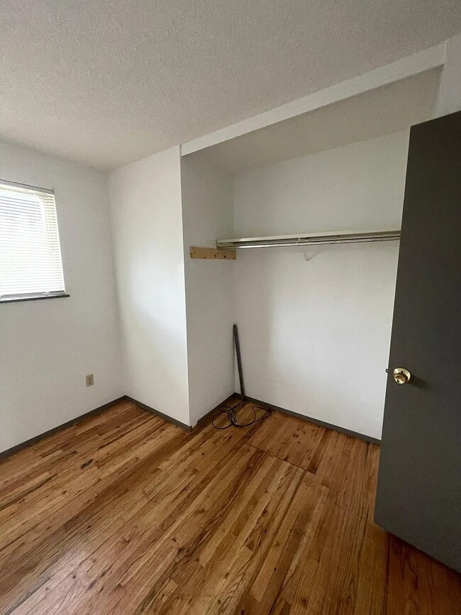 Building Photo - Aloha House