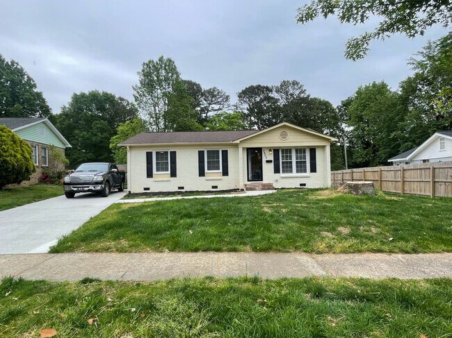 Building Photo - Room in Single Family Home on Cricketeer Dr
