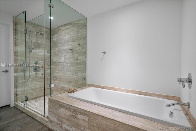 Building Photo - 2900 NE 7th Ave