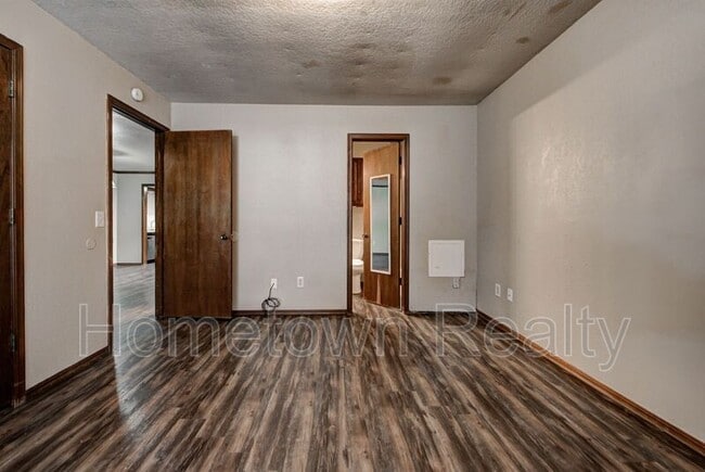 Building Photo - 432 NE 115th St