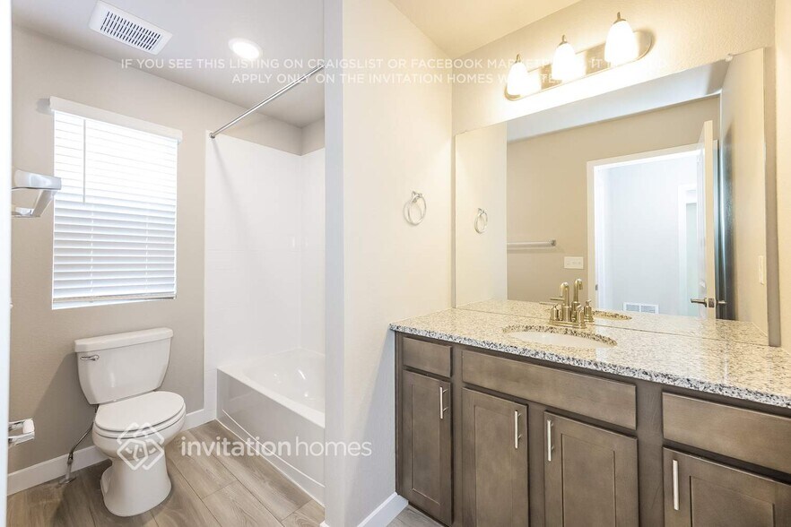 Building Photo - 13563 Arriba Dr