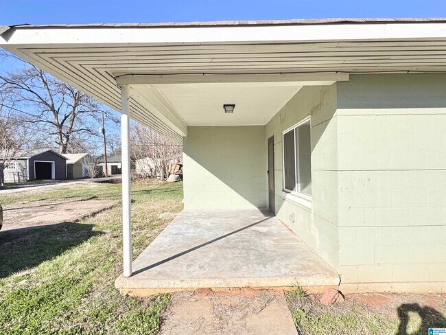 Building Photo - 1640 57th St