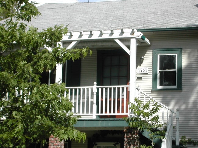 Building Photo - 1251 33rd St