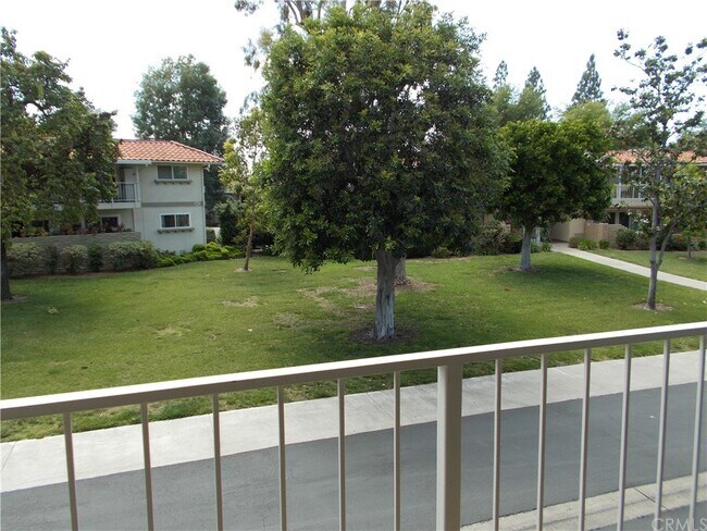 Building Photo - 857 Ronda Mendoza
