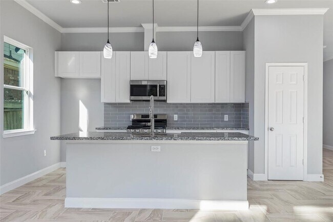 Building Photo - 17403 Harmony Hill Dr