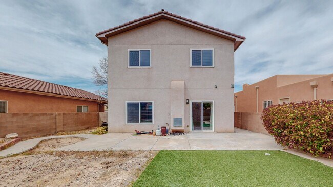 Building Photo - Vista Del Norte neighborhood 3 Bedroom