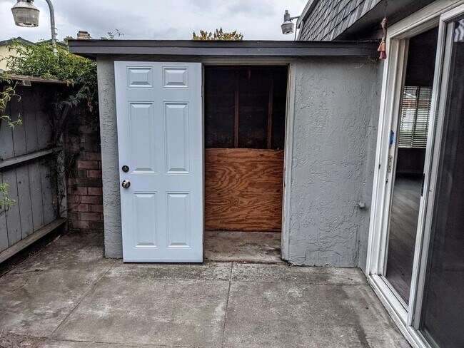 Building Photo - 2 bedroom in Fremont CA 94555