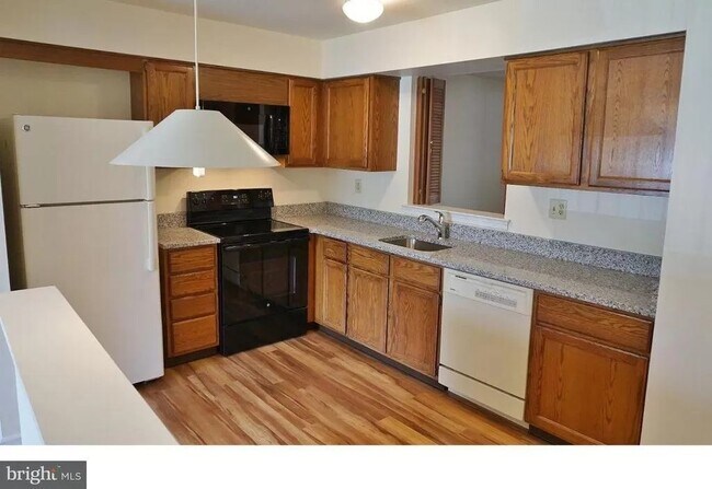 Building Photo - 206 S Snowdon Ct