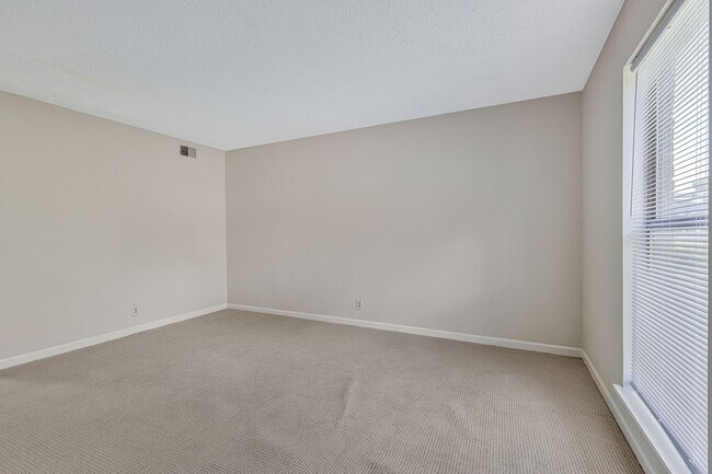 Building Photo - 3319 Felicia St