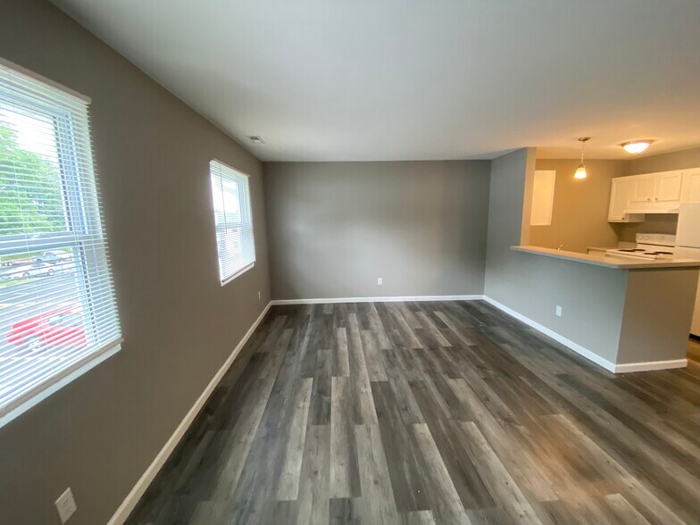 Building Photo - 113 Sandstone Ct