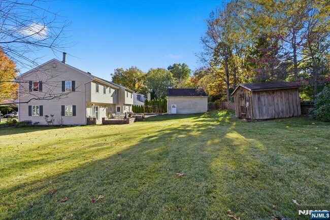 Building Photo - 473 Lincoln Dr