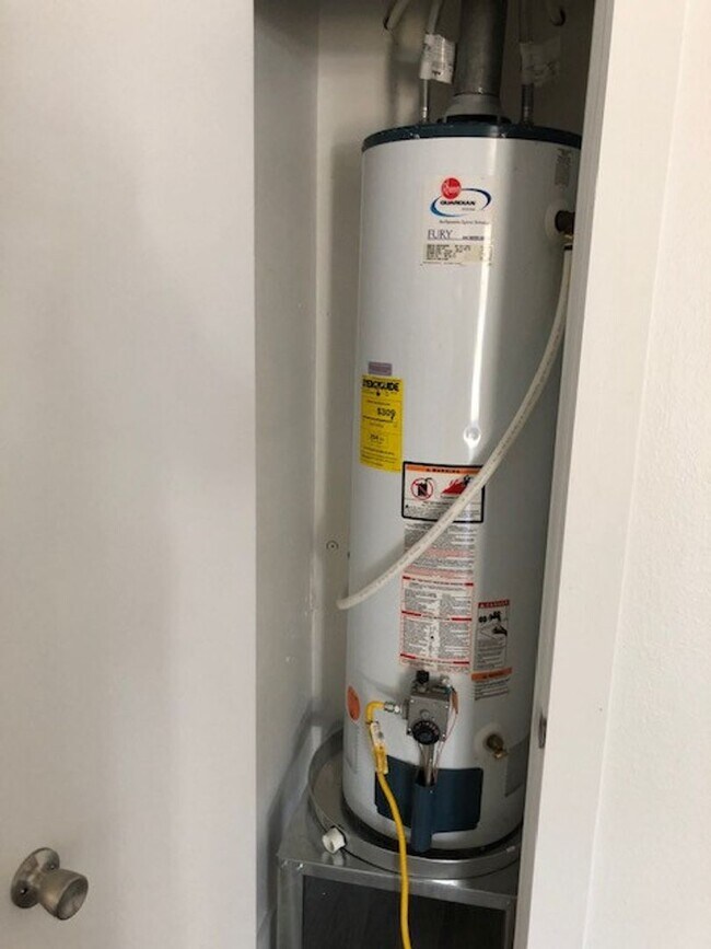 Building Photo - 2 Bedroom, 1 Bath, 1 Car Carport with Shed...