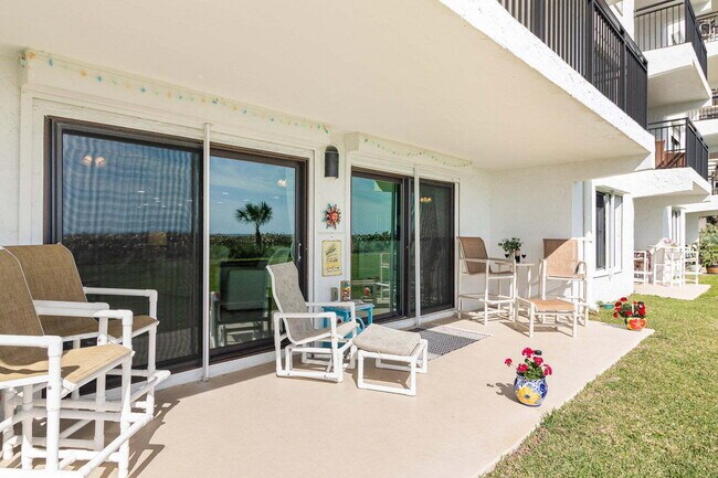 Building Photo - Welcome to Your Beachfront Escape at Beach Winds, Cocoa Beach!