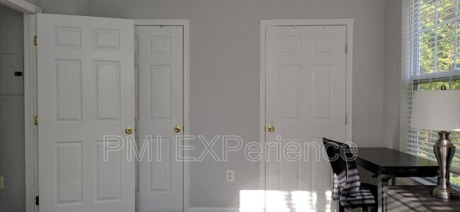 Building Photo - 15612 Everglade Ln