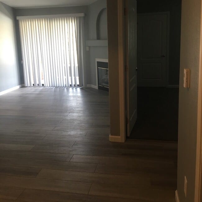 Building Photo - Stylish Upgraded One-Bedroom Condo in a Gated Community!