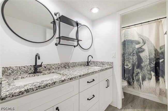 Building Photo - 1418 Park Shore Cir