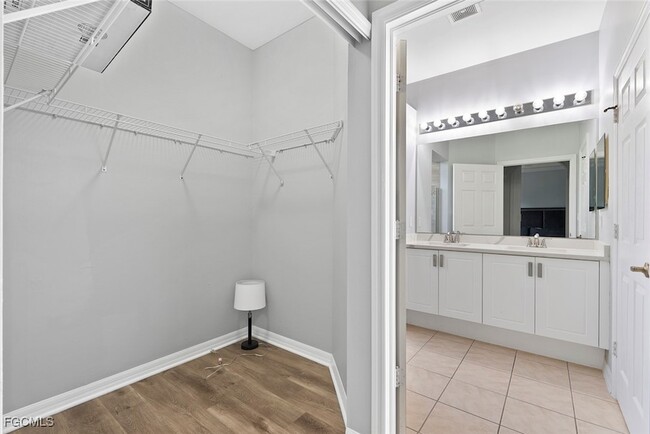 Building Photo - 14617 Sutherland Ave