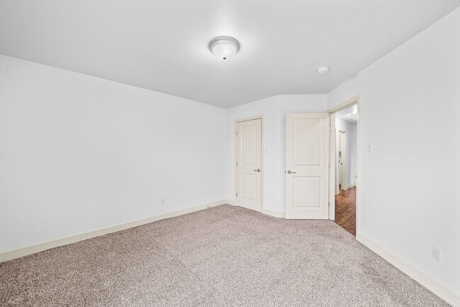 Building Photo - Beautifully Updated 3-Bed, 2-Bath, 2-Car Garage Duplex in Prime Lubbock Location!
