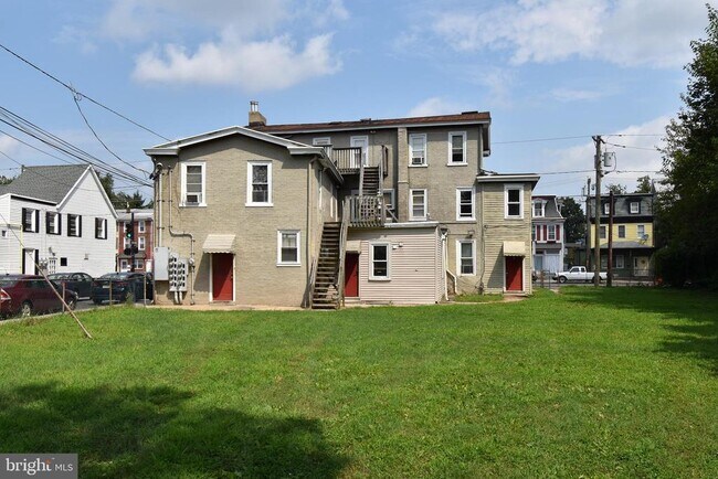 Primary Photo - 200 E Broad St