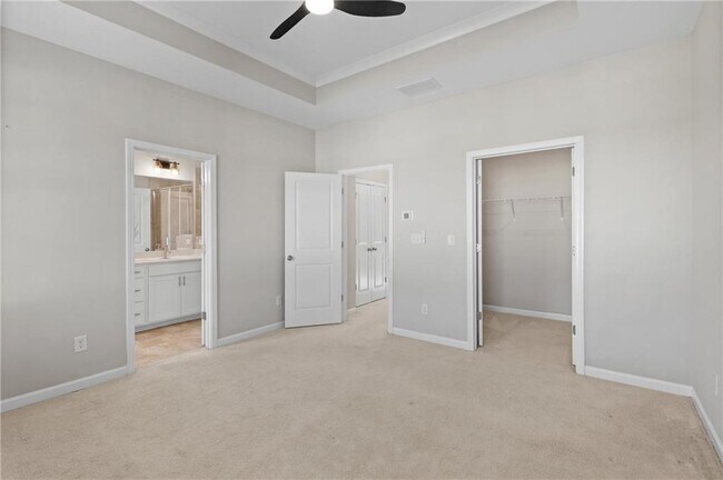 Building Photo - 6023 Skellig St