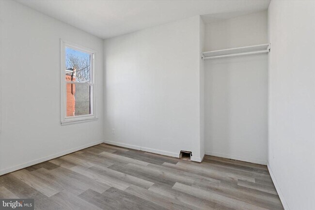 Building Photo - 2350 N Opal St
