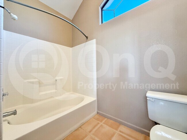 Building Photo - 1001 N Pasadena