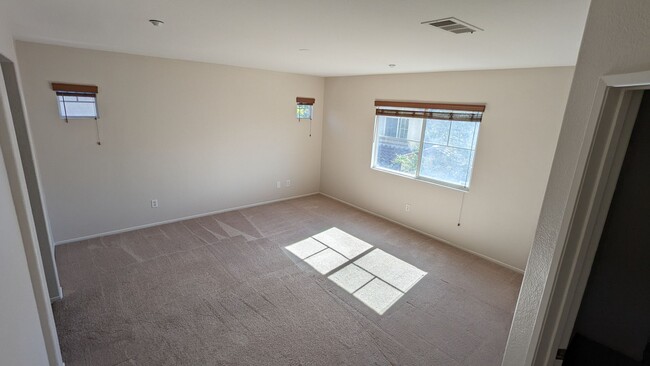 Building Photo - Large condo available for rent