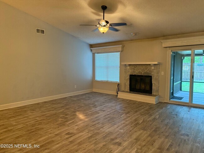 Building Photo - 8562 Echoridge Ct