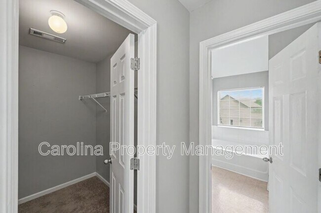 Building Photo - 10521 Barvas St