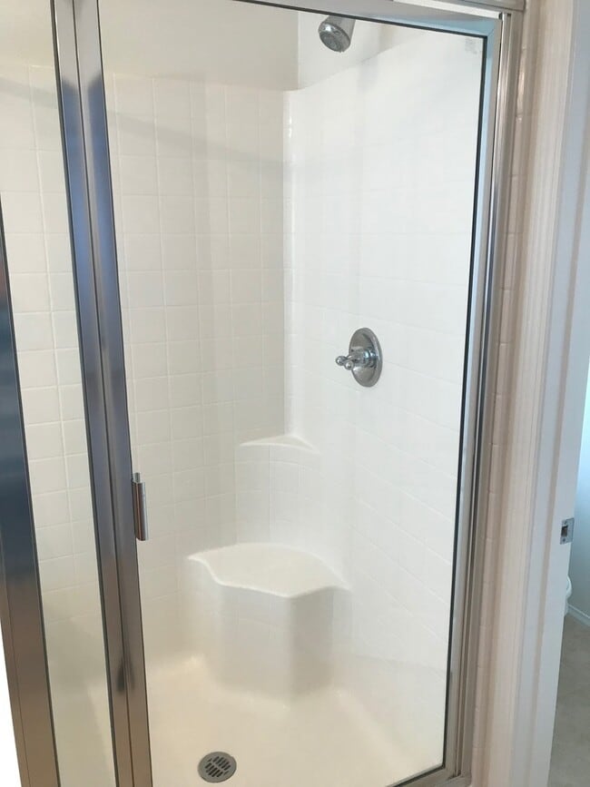 Building Photo - Welcome To Your New Home In Inglewood (Gat...