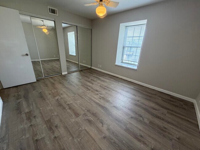 Building Photo - 3408 Balboa Ln