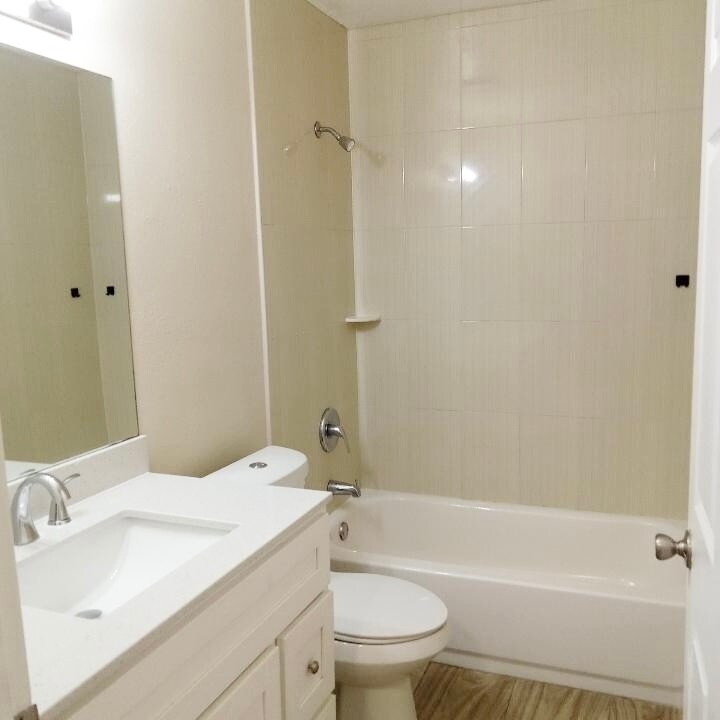 Building Photo - 5140 SE 31st St