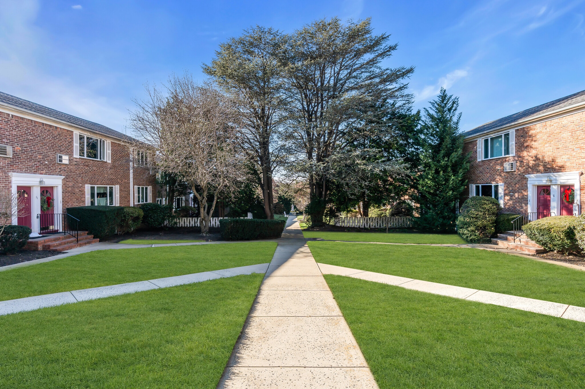 Building Photo - 283 Spring St