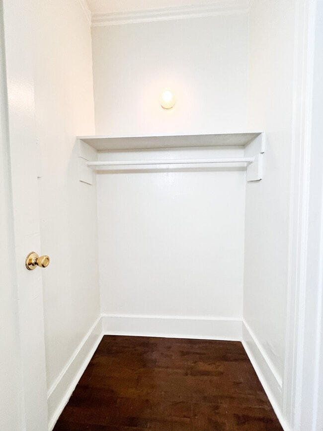 Closet - The Richmond Apartments