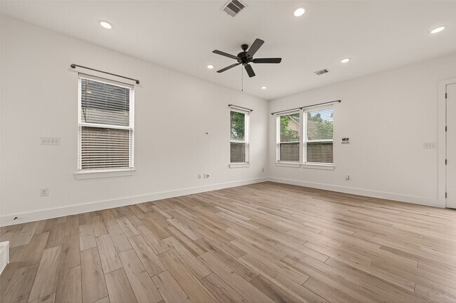 Building Photo - 5206 Firnat St
