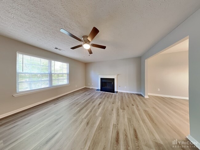 Building Photo - 105 Drury Ln