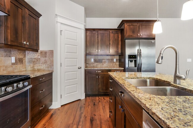 Building Photo - 4300 N Chapala Way