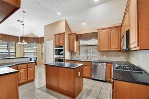 Building Photo - 3015 Newbrook Dr