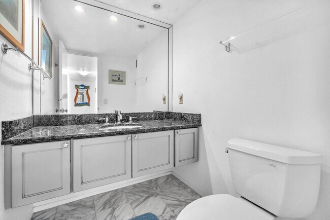 Building Photo - 4280 Galt Ocean Dr