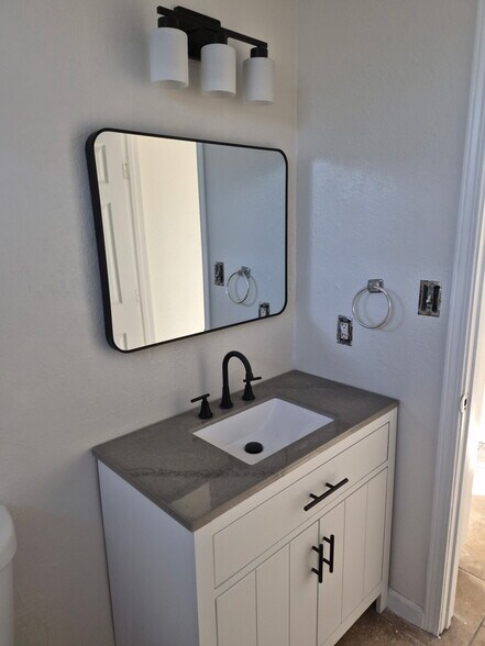 Building Photo - 11962 Sage St