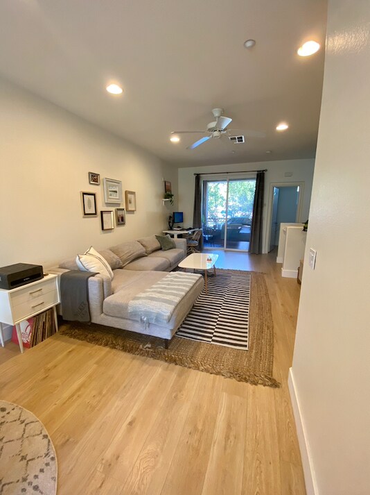 Building Photo - 1363 Abbey Ln