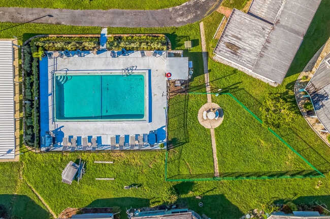 Building Photo - 1208 Lee St