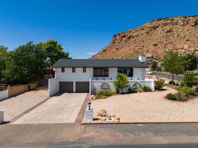 Primary Photo - Unique & Fully Renovated Bloomington Home